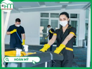 Tác phong chuẩn mực và nụ cười thân thiện của nhân viên tạp vụ tòa nhà Hoàn Mỹ Clean khi làm việc tại dự án