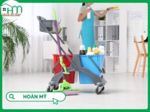 Chuyên viên Hoàn Mỹ Clean tư vấn giải đáp thắc mắc về chi phí cung cấp nhân viên tạp vụ tòa nhà cho đối tác